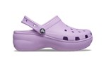 praktische-schoenheit:-warum-jetzt-alle-crocs-tragen praktische-schoenheit:-warum-jetzt-alle-crocs-tragen