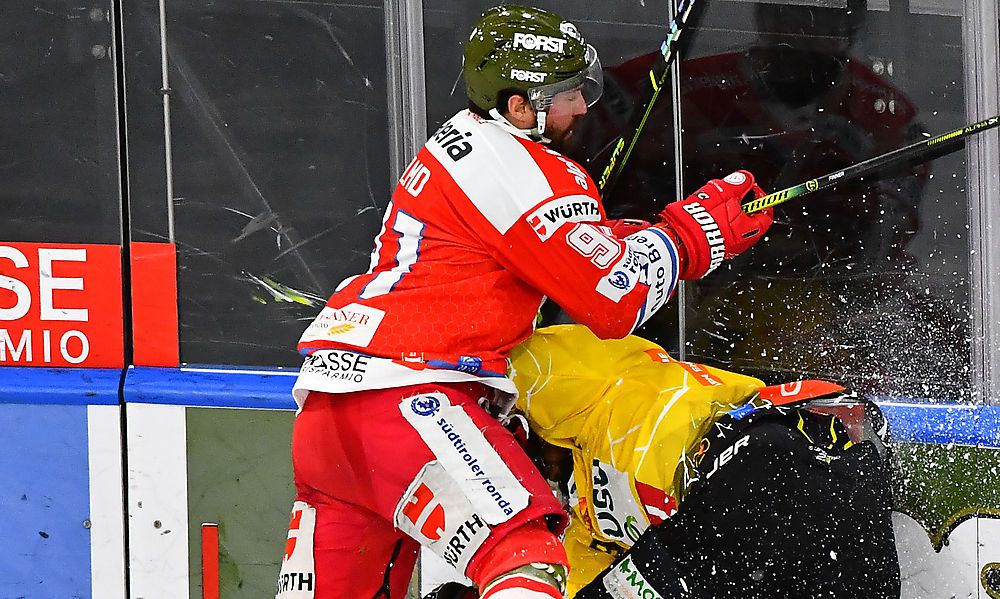 bozens-raubein-halmo-kam-mit-vier-spielen-sperre-davon bozens-raubein-halmo-kam-mit-vier-spielen-sperre-davon