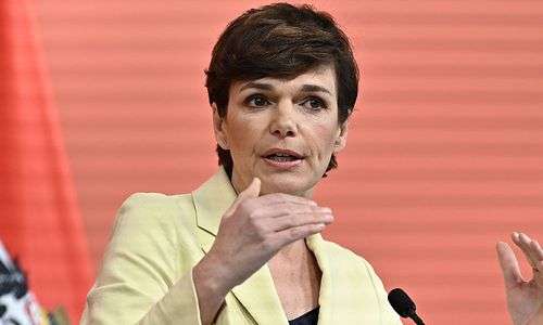 spoe-fordert-gipfel-zu-man-steyr:-“sitzen-bleiben,-bis-weisser-rauch-aufsteigt” spoe-fordert-gipfel-zu-man-steyr:-“sitzen-bleiben,-bis-weisser-rauch-aufsteigt”
