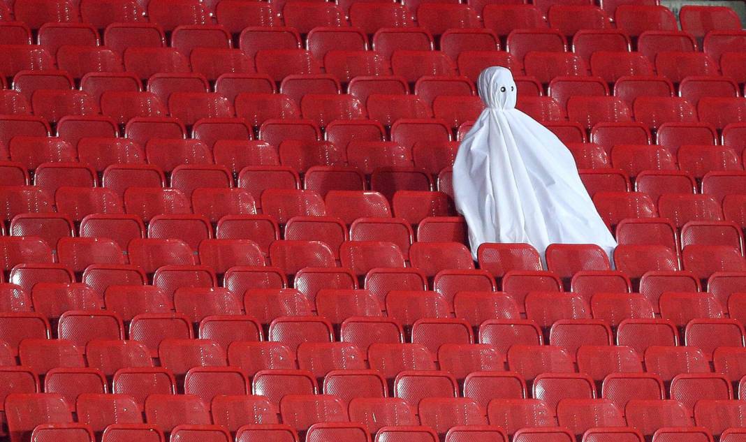 schweden-oeffnet-die-fussballstadien:-fuer-acht-zuseher
