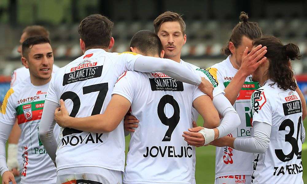 kollektive-erleichterung-nach-dem-ersten-erfolg-in-der-meistergruppe kollektive-erleichterung-nach-dem-ersten-erfolg-in-der-meistergruppe