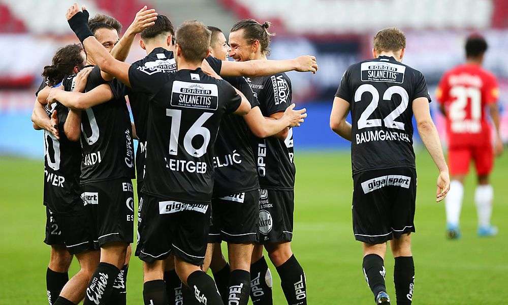 die-woelfe-entfuehren-einen-gluecklichen-punkt-aus-salzburg die-woelfe-entfuehren-einen-gluecklichen-punkt-aus-salzburg