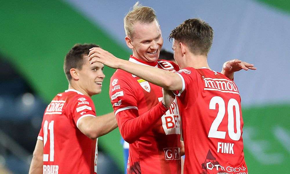 sechs-spieler-verlassen-den-gak,-bei-einem-trio-wird-noch-zugewartet sechs-spieler-verlassen-den-gak,-bei-einem-trio-wird-noch-zugewartet