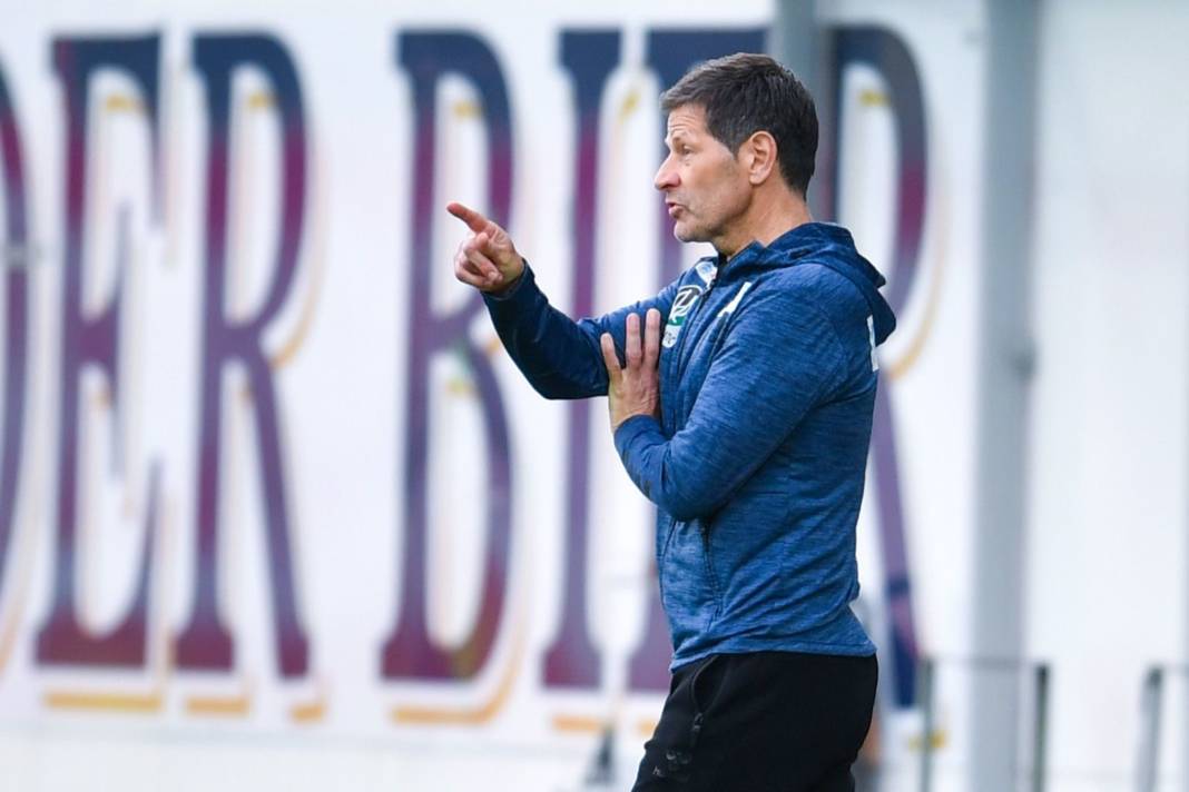 sv-ried-setzt-zusammenarbeit-mit-trainer-andreas-heraf-fort