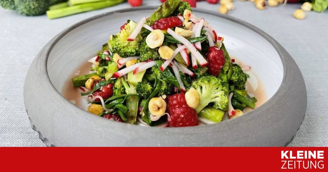 gemuesesalat-|-himbeere-|-haselnuss-|-radieschen gemuesesalat-|-himbeere-|-haselnuss-|-radieschen