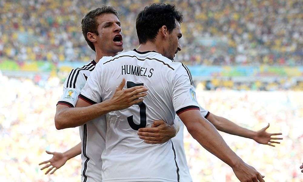 joachim-loew-knickt-ein-und-holt-thomas-mueller-und-mats-hummels-zurueck joachim-loew-knickt-ein-und-holt-thomas-mueller-und-mats-hummels-zurueck