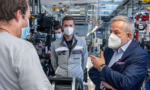 wolf-ist-bei-man-nun-doch-am-ziel,-doch-die-eigentliche-arbeit,-die-beginnt-erst wolf-ist-bei-man-nun-doch-am-ziel,-doch-die-eigentliche-arbeit,-die-beginnt-erst
