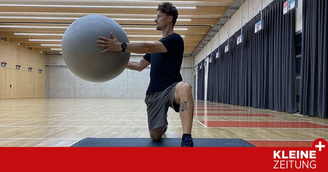 ruecken-staerken:-vier-uebungen-mit-dem-gymnastikball