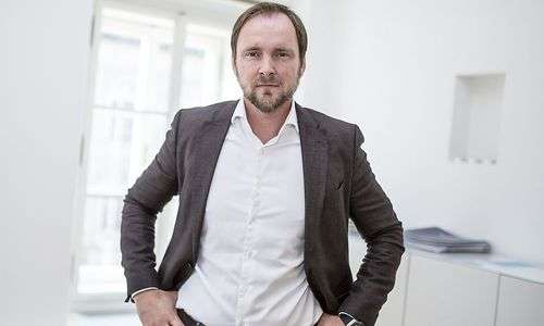 wie-franz-peter-orasch-aus-dem-nichts-auftauchte-und-auf-einkaufstour-ging wie-franz-peter-orasch-aus-dem-nichts-auftauchte-und-auf-einkaufstour-ging