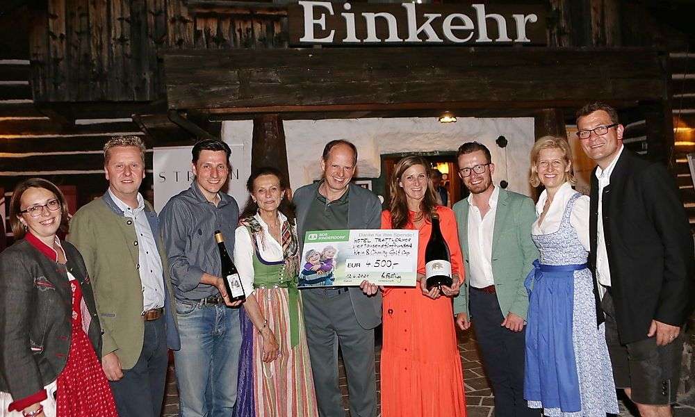 prominenz-lochte-fuer-die-kinderdorf-kinder-ein prominenz-lochte-fuer-die-kinderdorf-kinder-ein
