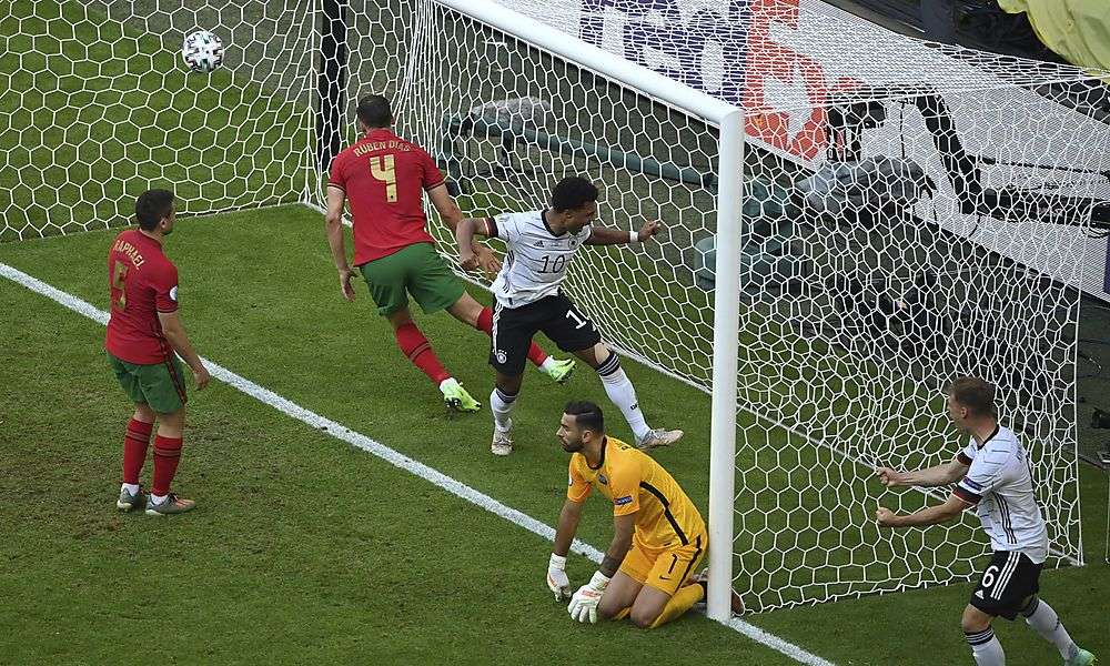 eigentor-doppel-ebnete-den-weg-zum-deutschland-sieg eigentor-doppel-ebnete-den-weg-zum-deutschland-sieg