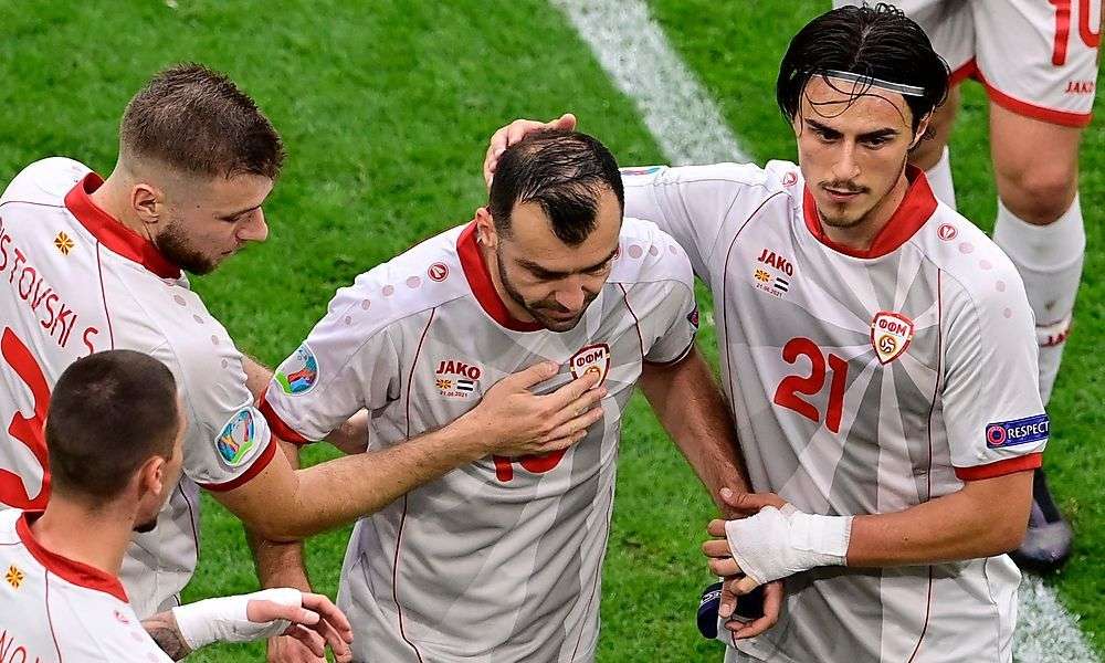 elftal-makellos-im-achtelfinale,-spalier-zum-abschied-fuer-goran-pandev elftal-makellos-im-achtelfinale,-spalier-zum-abschied-fuer-goran-pandev