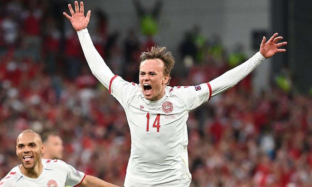 furiose-daenen-stehen-im-achtelfinale,-finnland-muss-zittern furiose-daenen-stehen-im-achtelfinale,-finnland-muss-zittern