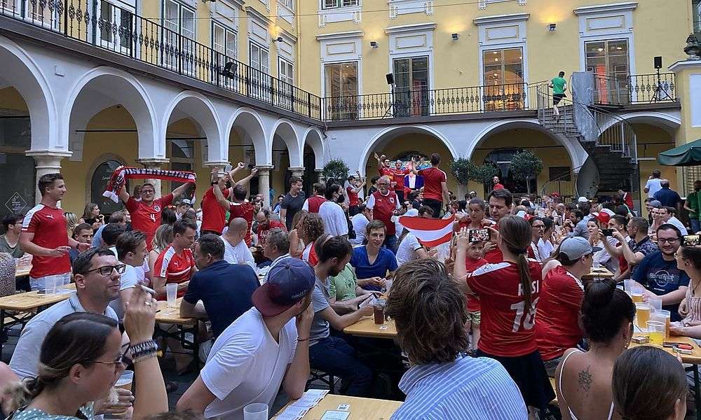 “oh,-wie-ist-es-schoen”-–-so-feierten-die-fans-mit-dem-nationalteam “oh,-wie-ist-es-schoen”-–-so-feierten-die-fans-mit-dem-nationalteam