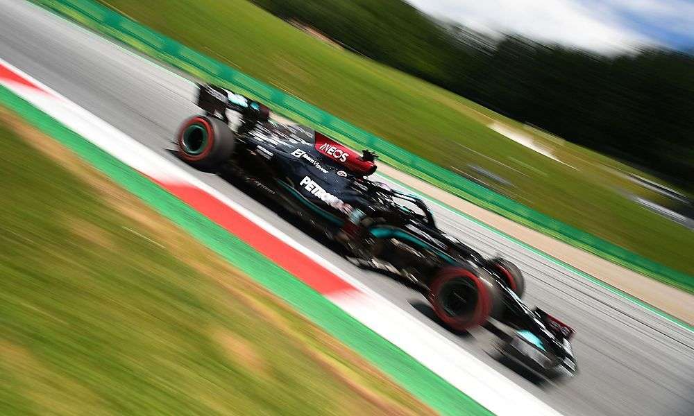 lewis-hamilton-fuhr-im-letzten-training-die-schnellste-zeit lewis-hamilton-fuhr-im-letzten-training-die-schnellste-zeit