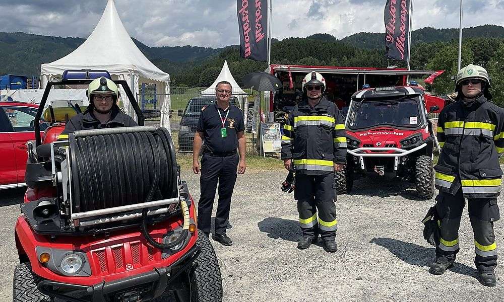 mit-300-liter-loeschwasser-ueber-die-campingplaetze mit-300-liter-loeschwasser-ueber-die-campingplaetze
