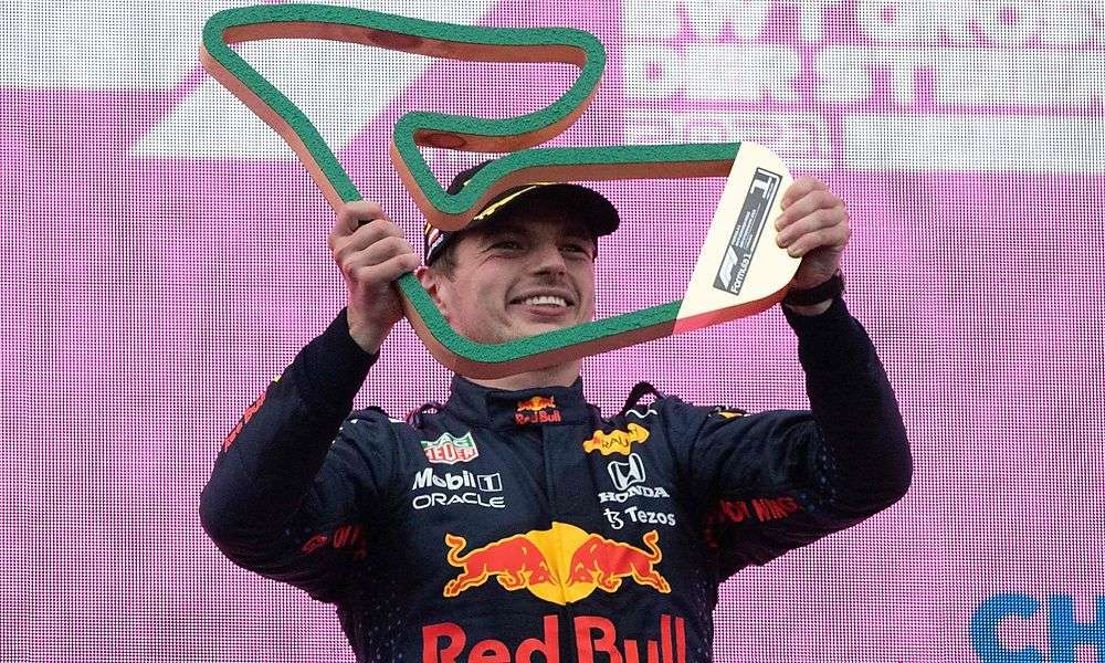 “ich-fuehle-mich-als-favorit-sehr-wohl” “ich-fuehle-mich-als-favorit-sehr-wohl”