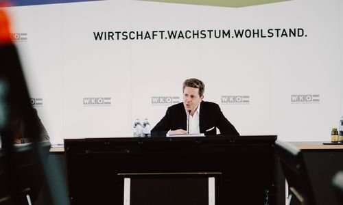 “es-gibt-nur-den-ansatz:-steuern-runter” “es-gibt-nur-den-ansatz:-steuern-runter”