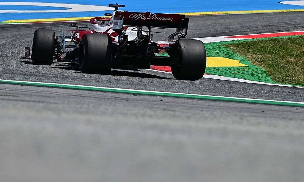 beide-ferraris-ausgeschieden-–-george-russell-in-q3 beide-ferraris-ausgeschieden-–-george-russell-in-q3