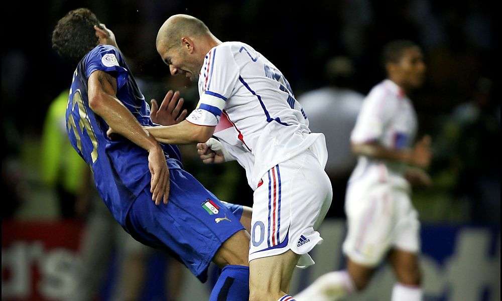 zinedine-zidane-und-der-legendaerste-kopfstoss-der-fussballgeschichte zinedine-zidane-und-der-legendaerste-kopfstoss-der-fussballgeschichte