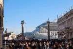 italien-macht-venedig-fuer-grosse-kreuzfahrtschiffe-dicht italien-macht-venedig-fuer-grosse-kreuzfahrtschiffe-dicht