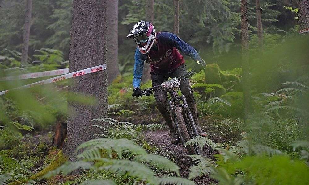 enduro-ass-yana-dobnig-deklassierte-die-konkurrenz enduro-ass-yana-dobnig-deklassierte-die-konkurrenz
