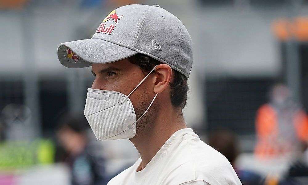 thiem-spielt-wieder-tennis,-aber-mit-links thiem-spielt-wieder-tennis,-aber-mit-links