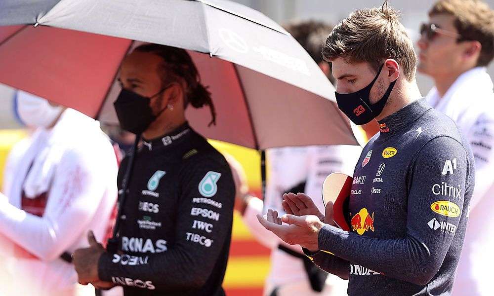 max-verstappen-entfolgte-hamilton,-grabenkaempfe-im-hintergrund max-verstappen-entfolgte-hamilton,-grabenkaempfe-im-hintergrund