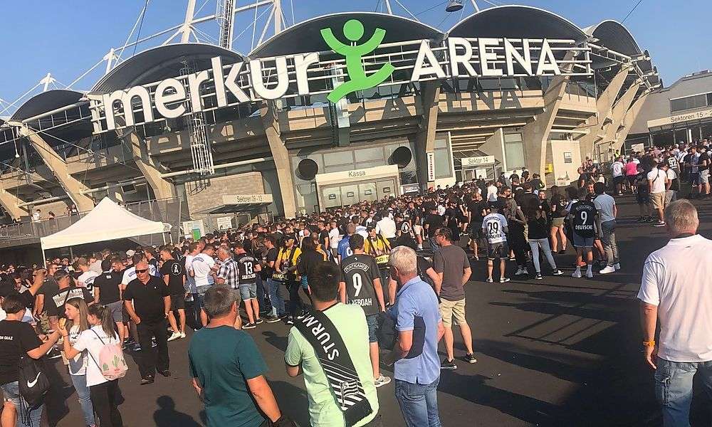 der-sturm-bus-faehrt-ins-stadion,-ueber-13.000-karten-abgesetzt der-sturm-bus-faehrt-ins-stadion,-ueber-13.000-karten-abgesetzt