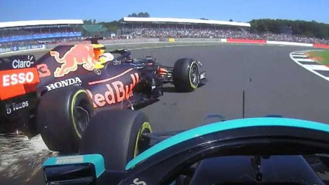 so-koennte-lewis-hamilton-nachtraeglich-bestraft-werden so-koennte-lewis-hamilton-nachtraeglich-bestraft-werden