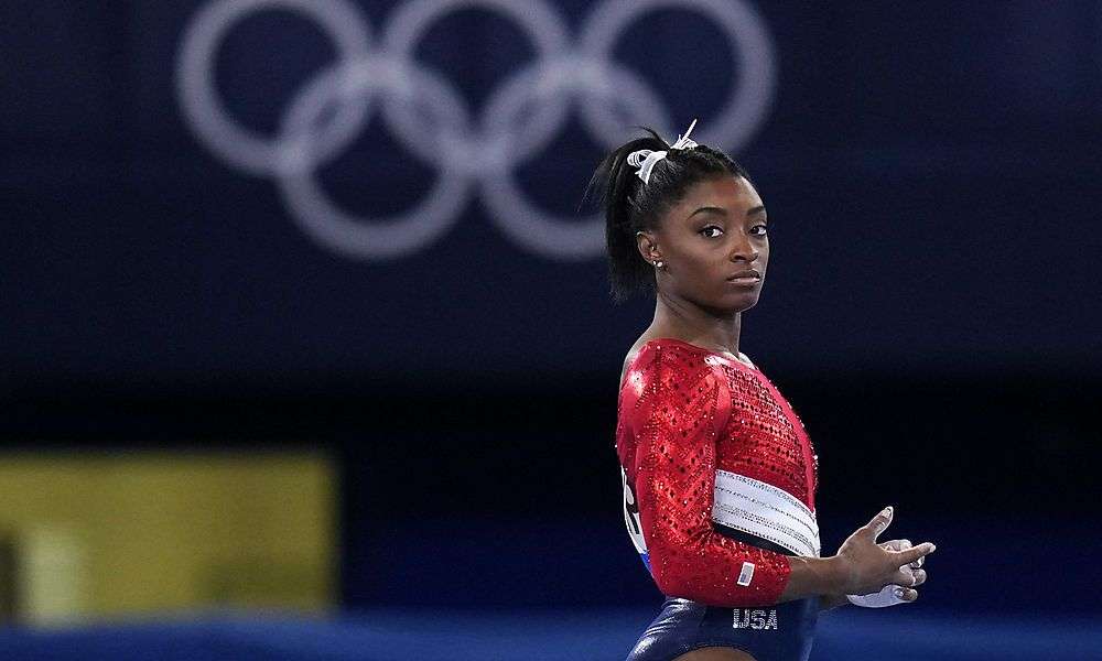 simone-biles-bedankt-sich-nach-outing-fuer-“ueberstroemende-liebe-und-unterstuetzung” simone-biles-bedankt-sich-nach-outing-fuer-“ueberstroemende-liebe-und-unterstuetzung”