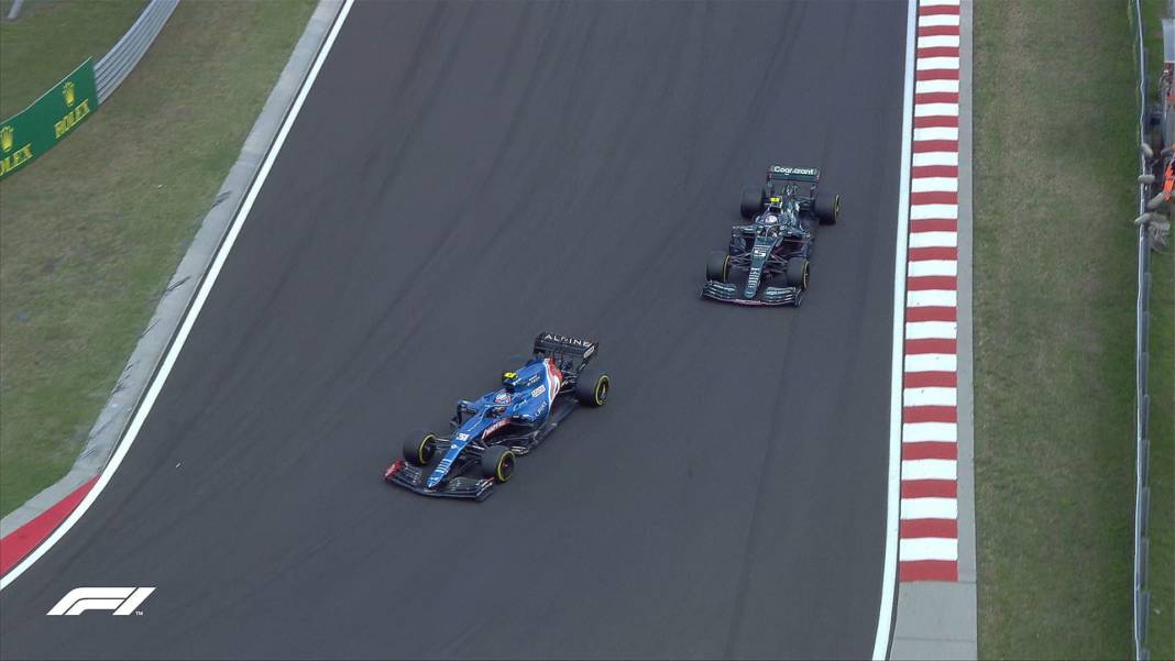 rennen-der-aussenseiter-–-ocon-fuehrt-vor-vettel