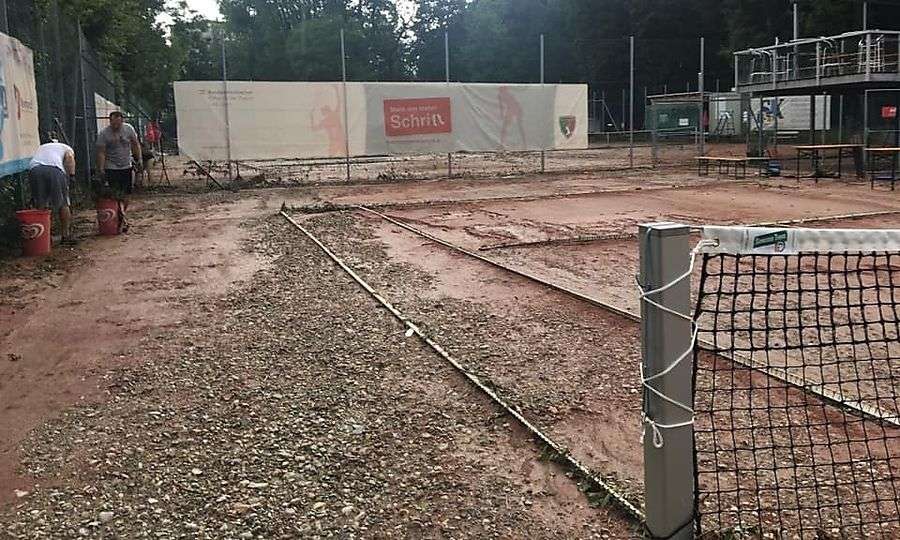 “so-schlimm-wie-noch-nie”-–-tennisplaetze-standen-einen-meter-unter-wasser “so-schlimm-wie-noch-nie”-–-tennisplaetze-standen-einen-meter-unter-wasser