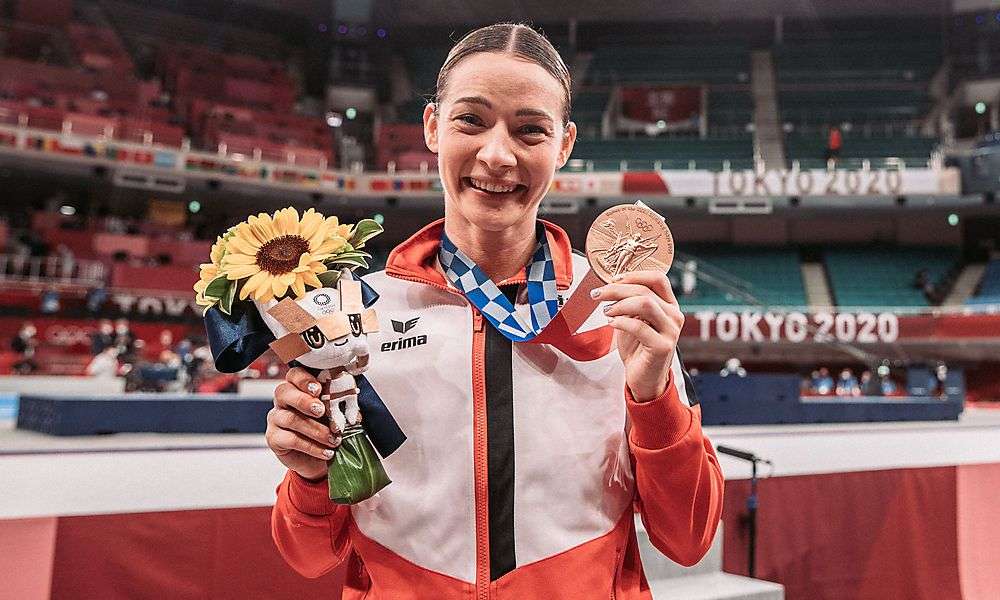 karateka-bettina-plank:-“ein-traenenreicher-weg” karateka-bettina-plank:-“ein-traenenreicher-weg”