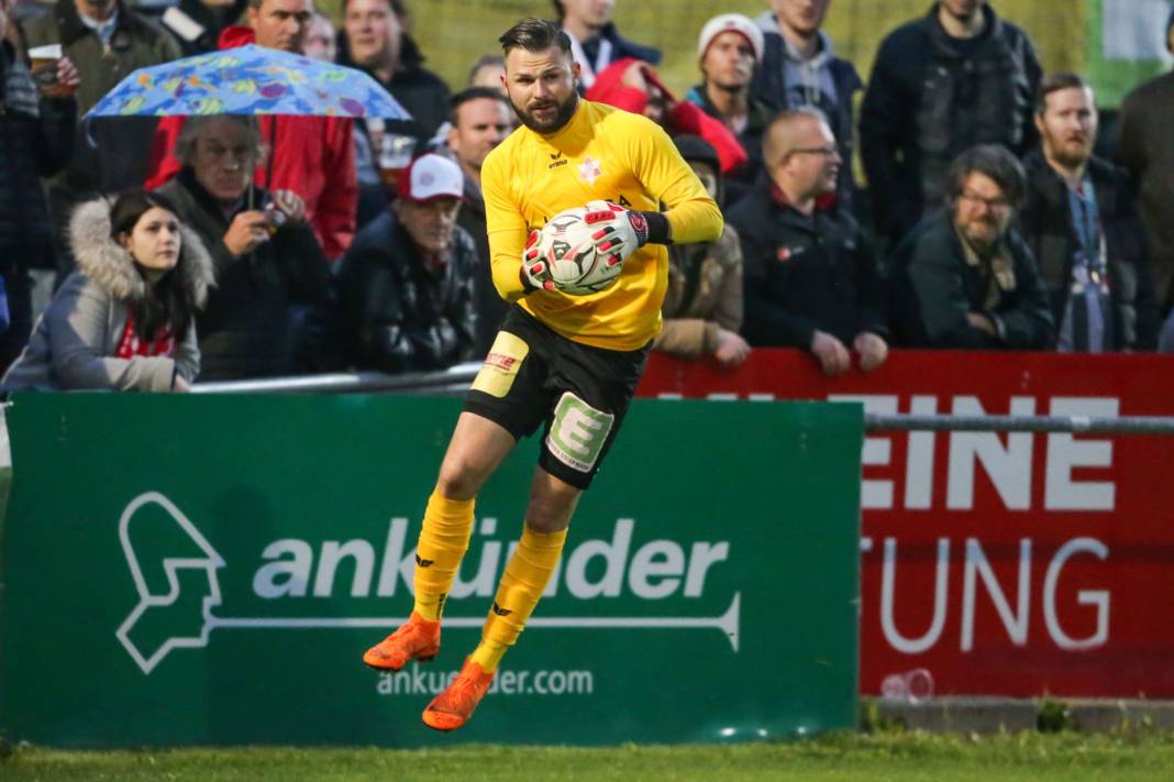 ex-goalie-haider-zeigt-nun-in-wildon-gross-auf