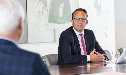 rwe-chef-warnt:-“es-fehlt-an-realisierbaren-projekten-fuer-erneuerbare” rwe-chef-warnt:-“es-fehlt-an-realisierbaren-projekten-fuer-erneuerbare”