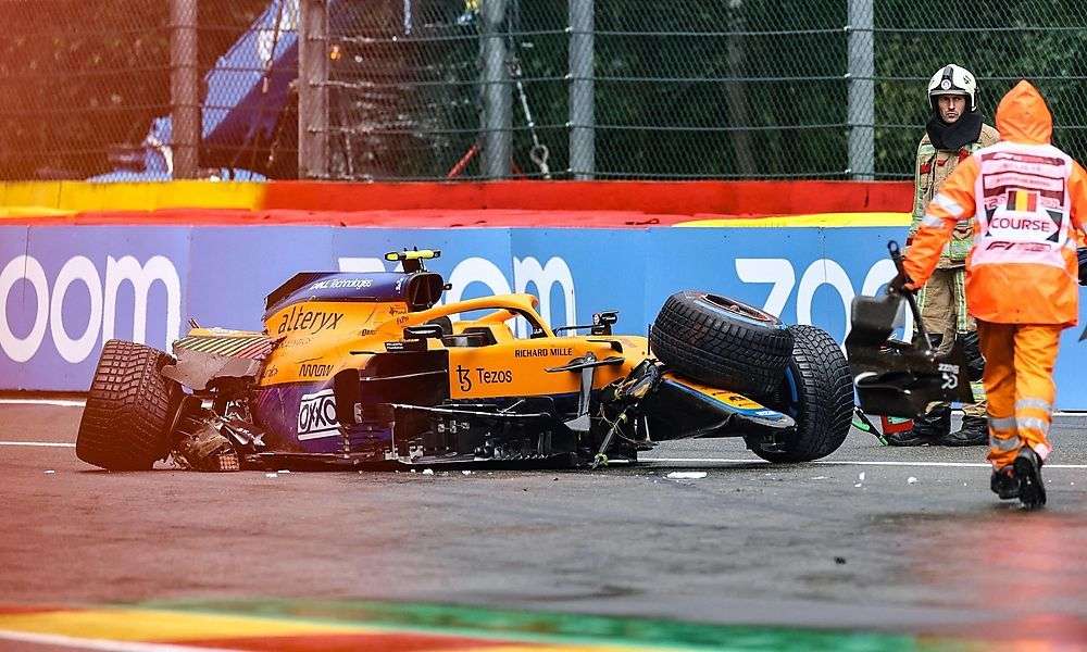 verstappen-holte-pole-vor-starkem-russel,-norris-kann-trotz-heftigem-crash-starten verstappen-holte-pole-vor-starkem-russel,-norris-kann-trotz-heftigem-crash-starten