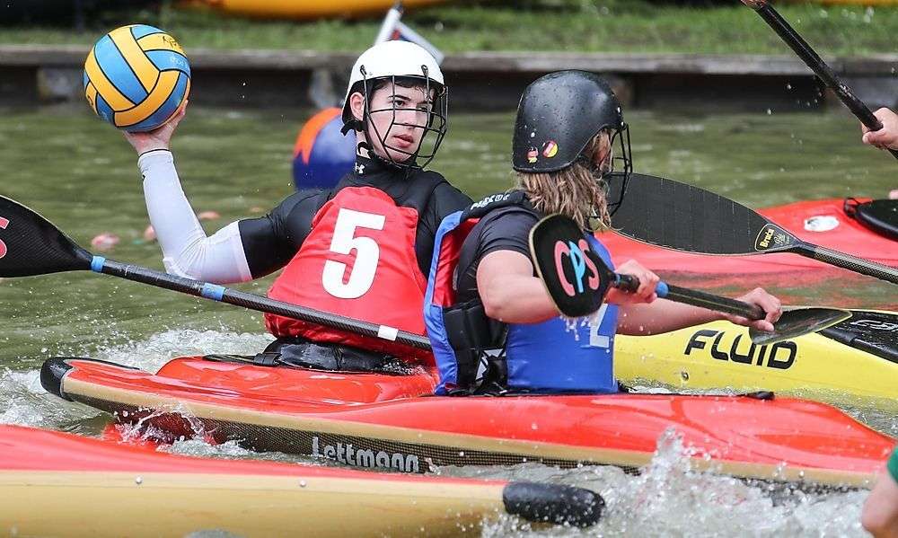 kanupolo-auf-dem-mariatroster-teich:-nur-nicht-die-beherrschung-verlieren kanupolo-auf-dem-mariatroster-teich:-nur-nicht-die-beherrschung-verlieren
