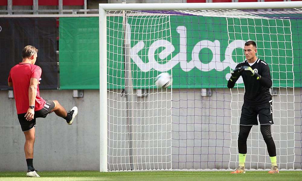 austria-klagenfurt-keeper-lennart-moser-ist-“on-fire” austria-klagenfurt-keeper-lennart-moser-ist-“on-fire”