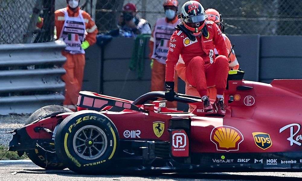 totalschaden-fuer-ferrari-beim-heimspiel totalschaden-fuer-ferrari-beim-heimspiel