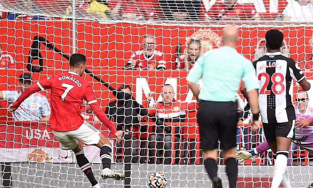 cristiano-ronaldo-schiesst-united-an-die-spitze cristiano-ronaldo-schiesst-united-an-die-spitze