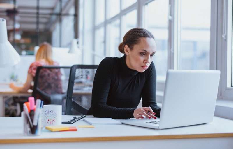 warum-introvertierte-seltener-in-chefpositionen-kommen-— und-was-sie-selbst-und-ihre-vorgesetzten-daran-aendern-koennen warum-introvertierte-seltener-in-chefpositionen-kommen-— und-was-sie-selbst-und-ihre-vorgesetzten-daran-aendern-koennen