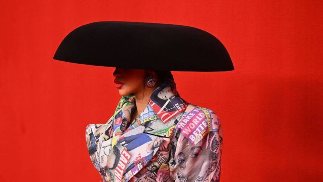modewoche:-kreativitaet,-prunk-und-glamour:-eindruecke-von-der-pariser-fashion-week modewoche:-kreativitaet,-prunk-und-glamour:-eindruecke-von-der-pariser-fashion-week