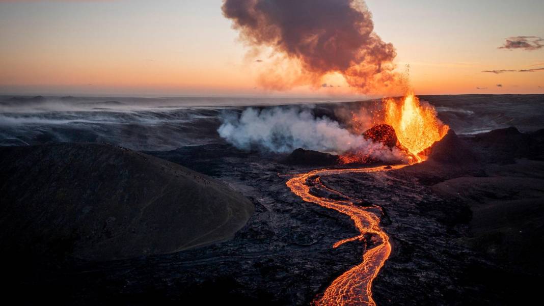 fagradalsfjall:-auf-island:-300.000-schaulustige-zieht-es-zum-laengsten-vulkanausbruch-seit-mehr-als-50-jahren fagradalsfjall:-auf-island:-300.000-schaulustige-zieht-es-zum-laengsten-vulkanausbruch-seit-mehr-als-50-jahren