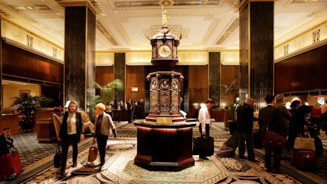 manhattans-beruehmtestes-hotel:-praesidenten,-stars-und-salat:-das-new-yorker-waldorf-astoria-wird-90-jahre-alt manhattans-beruehmtestes-hotel:-praesidenten,-stars-und-salat:-das-new-yorker-waldorf-astoria-wird-90-jahre-alt