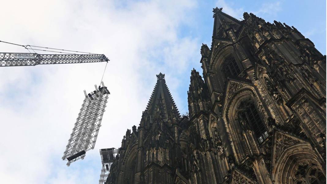 alle-baugerueste-abgebaut:-freie-sicht-auf-koelner-dom-–-aber-schaulustige-sollten-nicht-zu-lange-warten alle-baugerueste-abgebaut:-freie-sicht-auf-koelner-dom-–-aber-schaulustige-sollten-nicht-zu-lange-warten