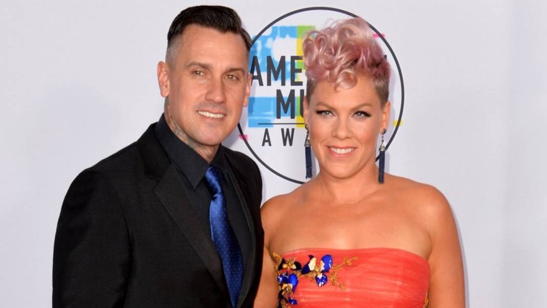 carey-hart:-wie-hat-er-seine-nackenoperation-ueberstanden?