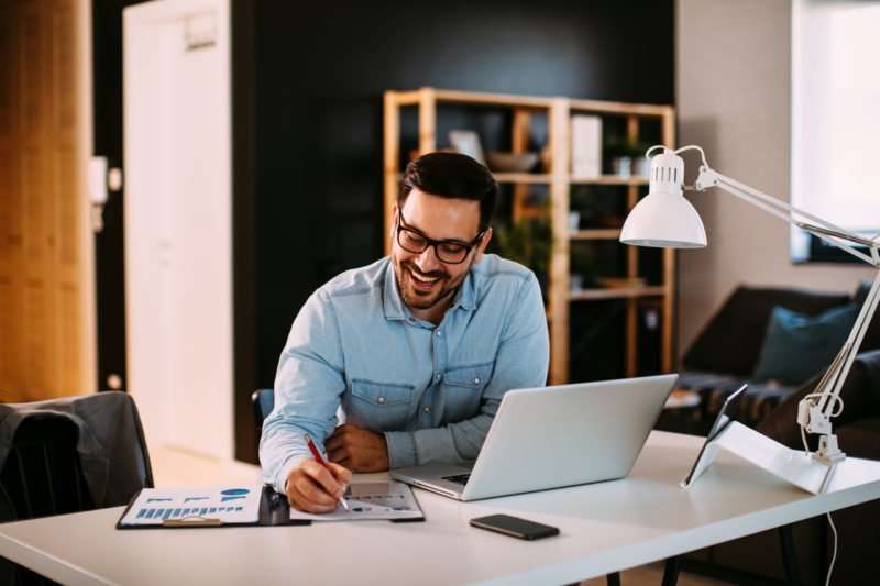 seit-aufhebung-der-home-office-pflicht:-suchanfragen-nach-remote-jobs-haben-sich-mehr-als-verdoppelt seit-aufhebung-der-home-office-pflicht:-suchanfragen-nach-remote-jobs-haben-sich-mehr-als-verdoppelt