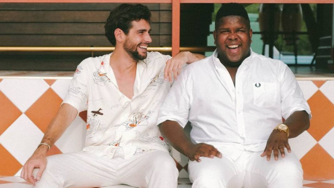 alvaro-soler-und-ray-dalton:-saenger-sind-durchs-essen-freunde-geworden alvaro-soler-und-ray-dalton:-saenger-sind-durchs-essen-freunde-geworden