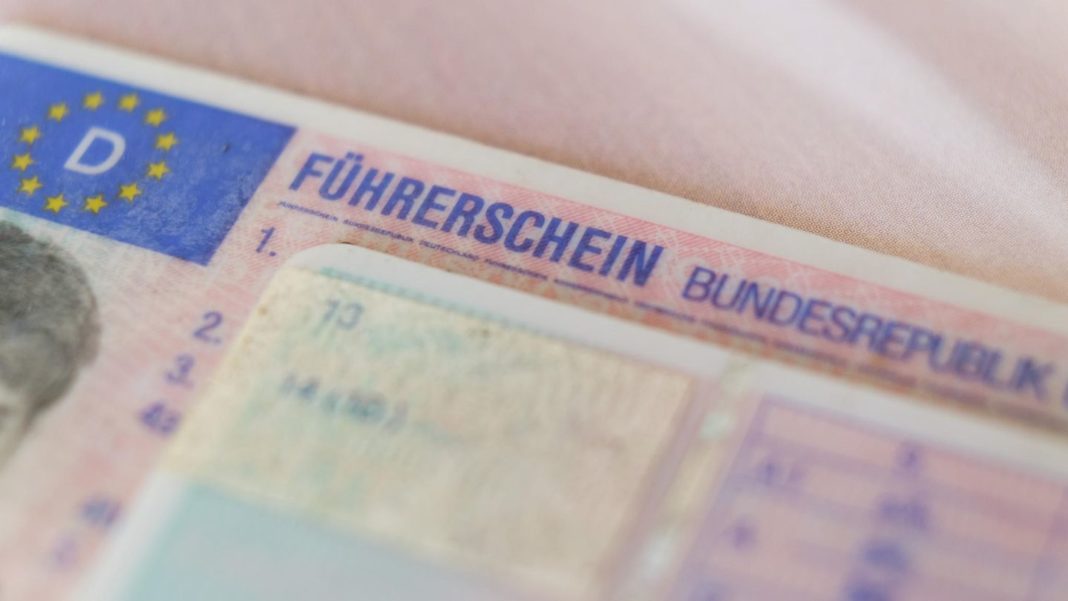 verkehrssicherheit:-mehrheit-will,-dass-fahrtauglichkeit-von-senioren-regelmaessig-ueberprueft-wird